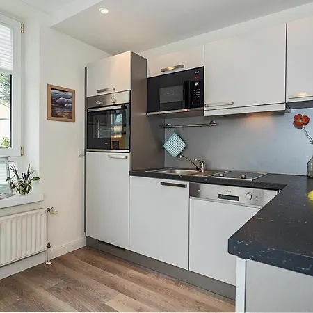 Strand-park Strand-park 121 *